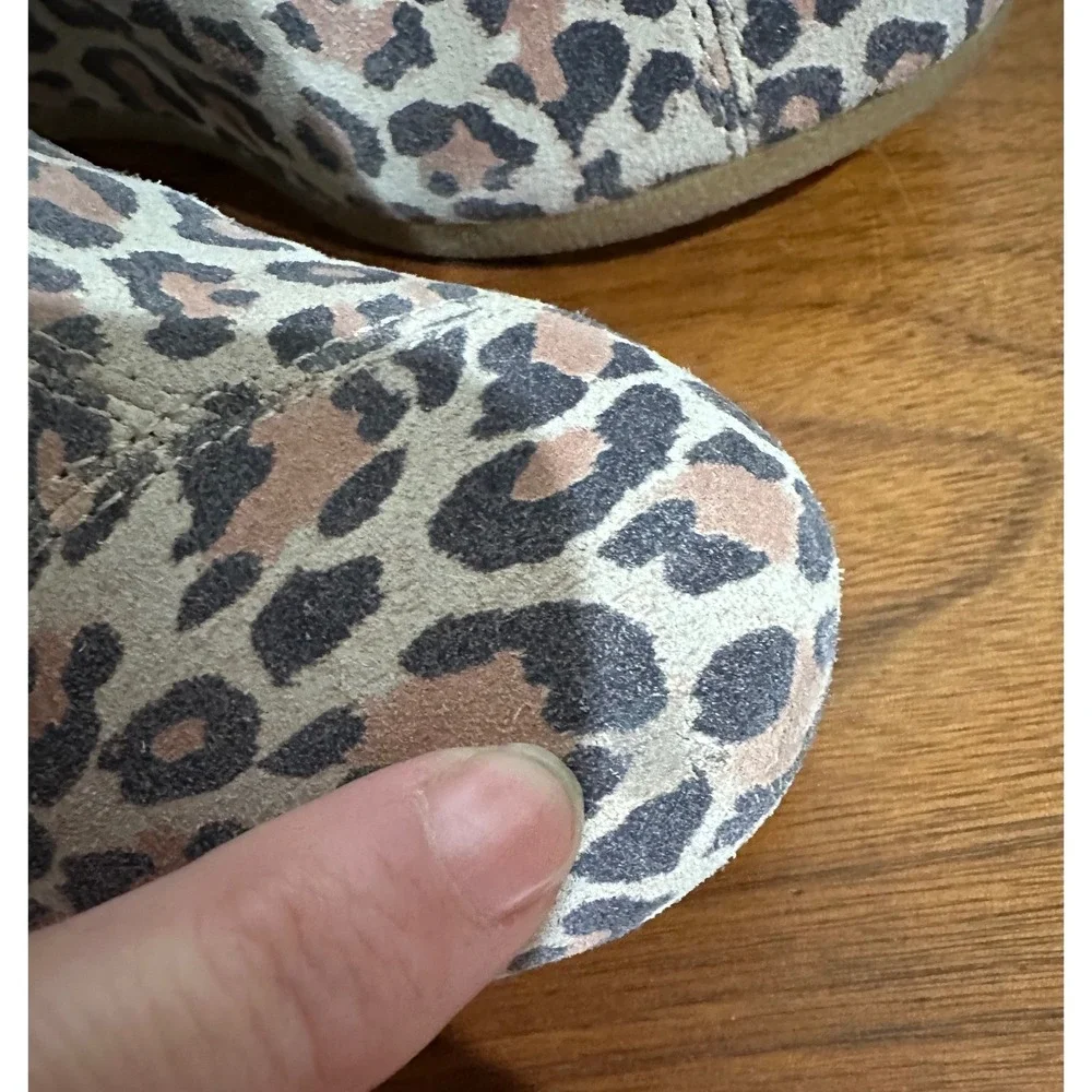 TOMS Leopard Print Wedge Ankle Booties Womens Size 6.5 Chelsea Pull On Boots